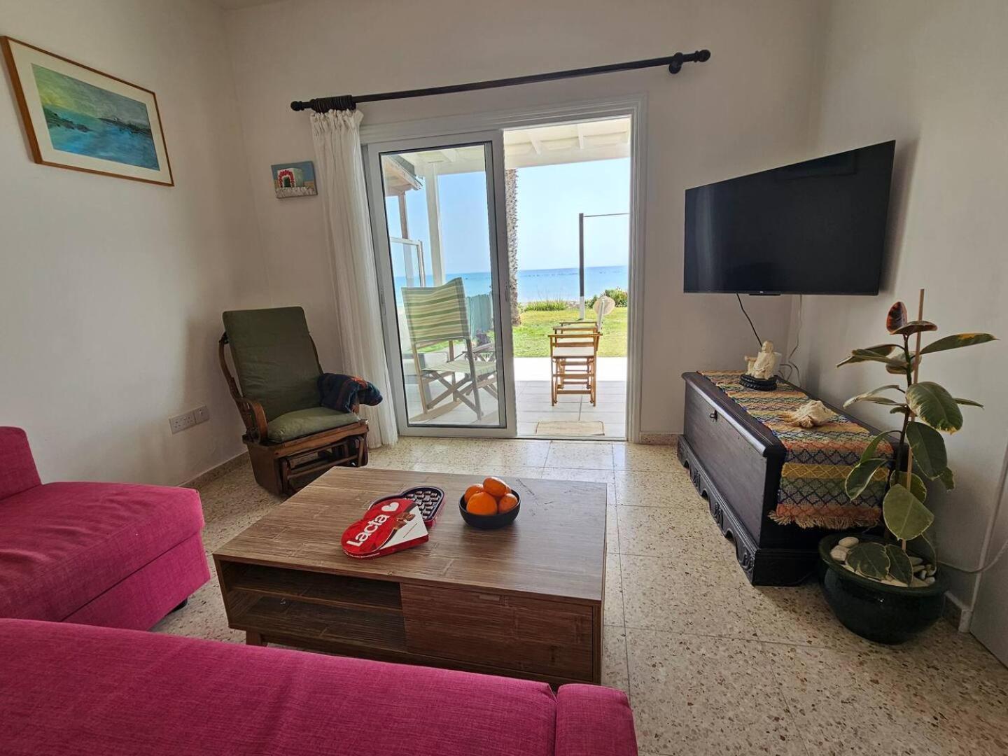 Ammos Beachfront Villa Paradise Lárnaca Exterior foto