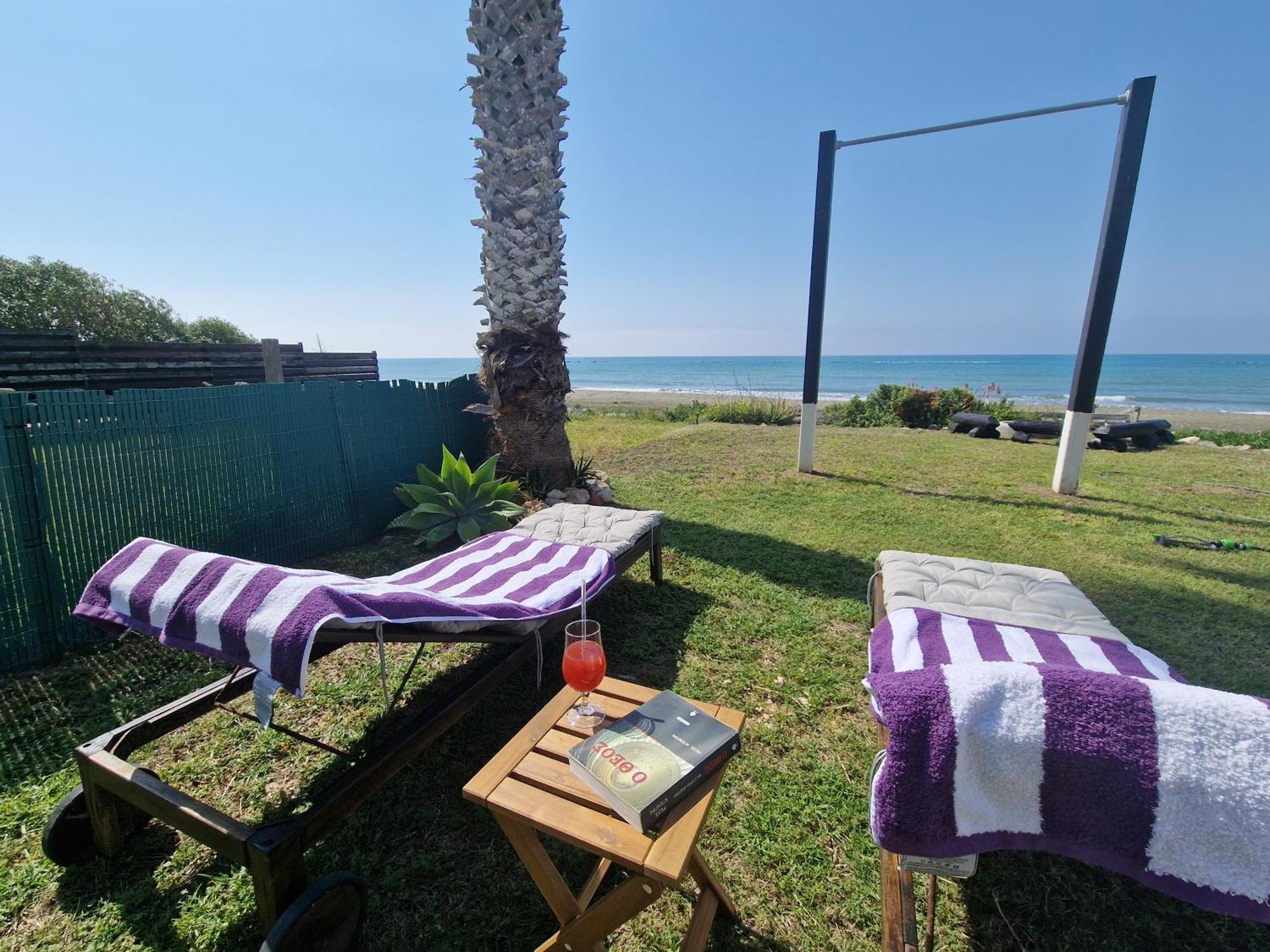 Ammos Beachfront Villa Paradise Lárnaca Exterior foto